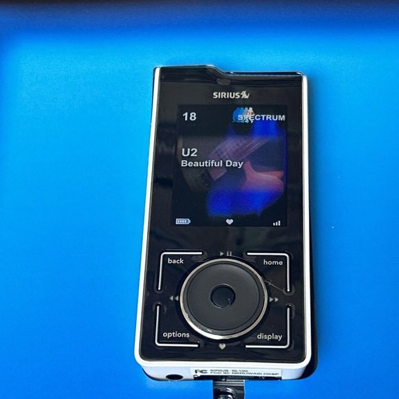 Sirius Stiletto 100 Portable Satellite Radio SL100PK1R Sealed Box Mp3 Player - Picture 8 of 15